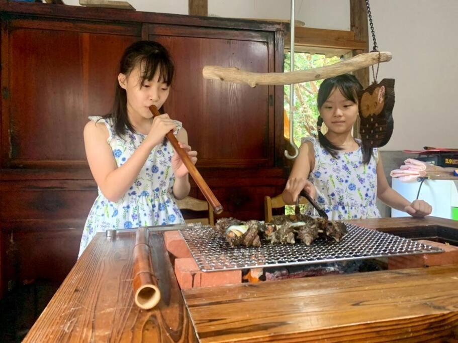 佐渡島に残る築130年の伝統的な古民家｜東夢 Villa Sado Екстериор снимка
