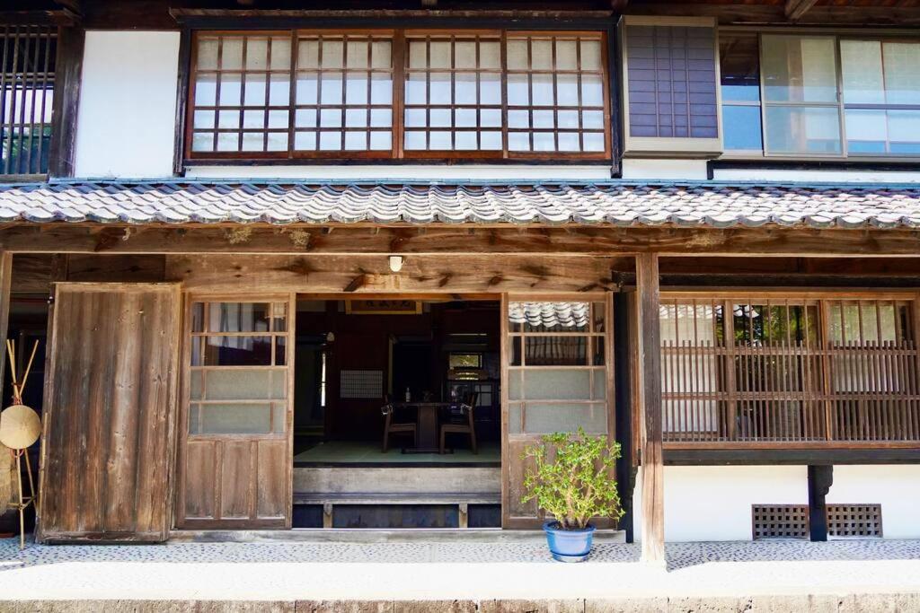 佐渡島に残る築130年の伝統的な古民家｜東夢 Villa Sado Екстериор снимка