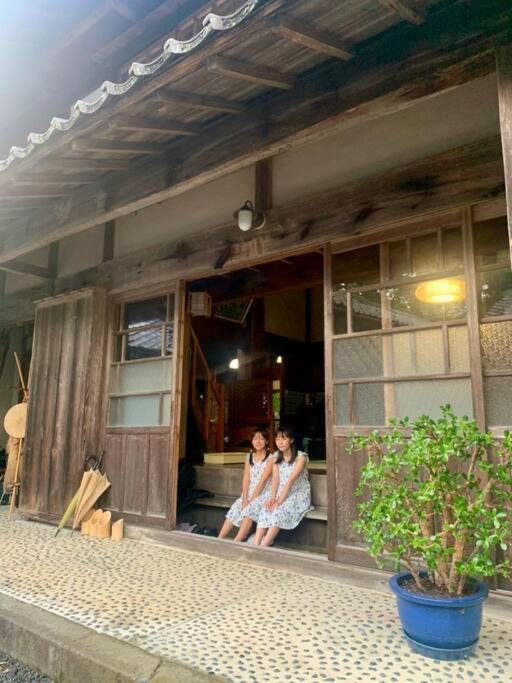佐渡島に残る築130年の伝統的な古民家｜東夢 Villa Sado Екстериор снимка