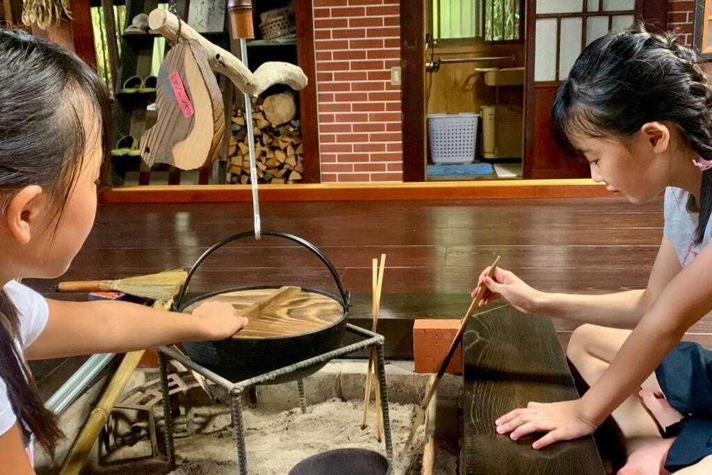 佐渡島に残る築130年の伝統的な古民家｜東夢 Villa Sado Екстериор снимка